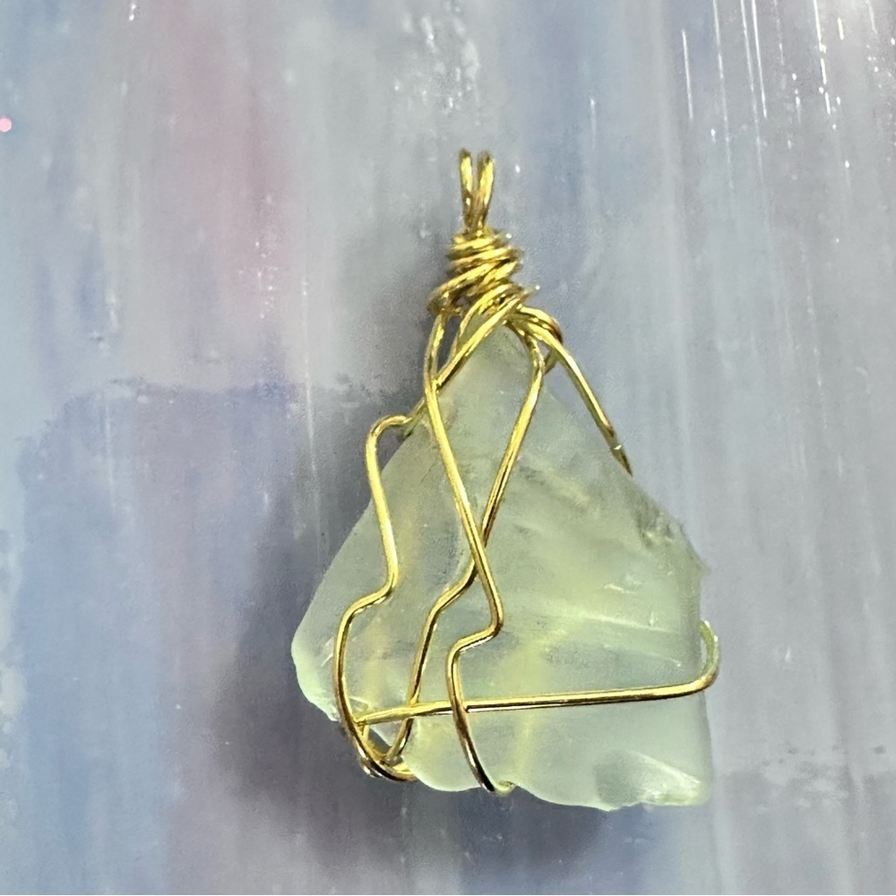 RUBYRUDI Artisan Beach Glass Pendant Wire Wrapped Handmade Art To Wear 3035 P